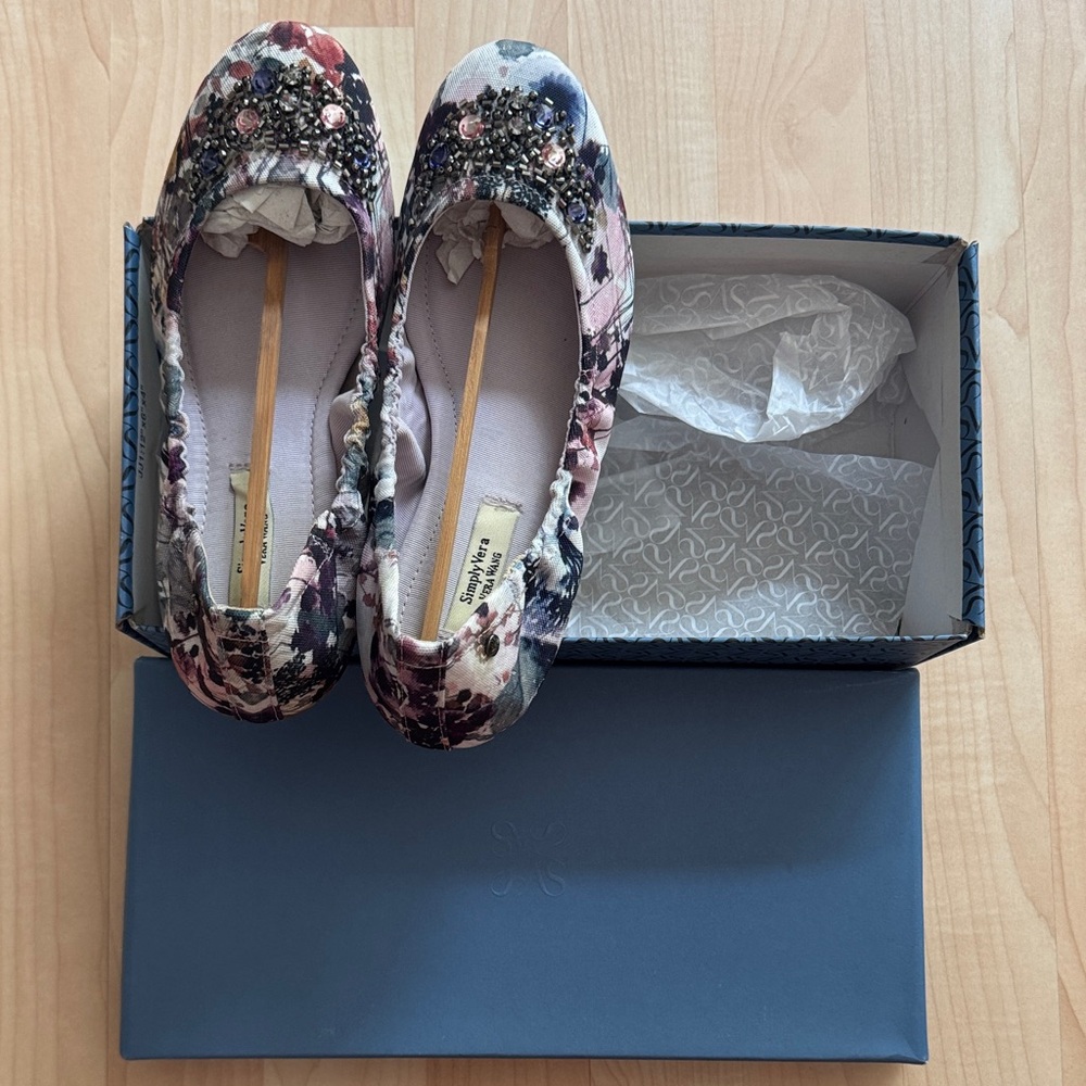 Simply Vera Vera Wang Floral Embellished Ballet Flats in Pink and Blue